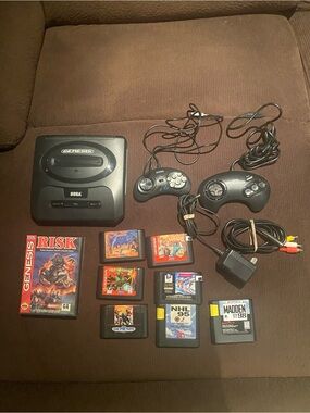 SEGA Genesis Model 2 MK-1631 with two controllers & 8 Games (Works Well)